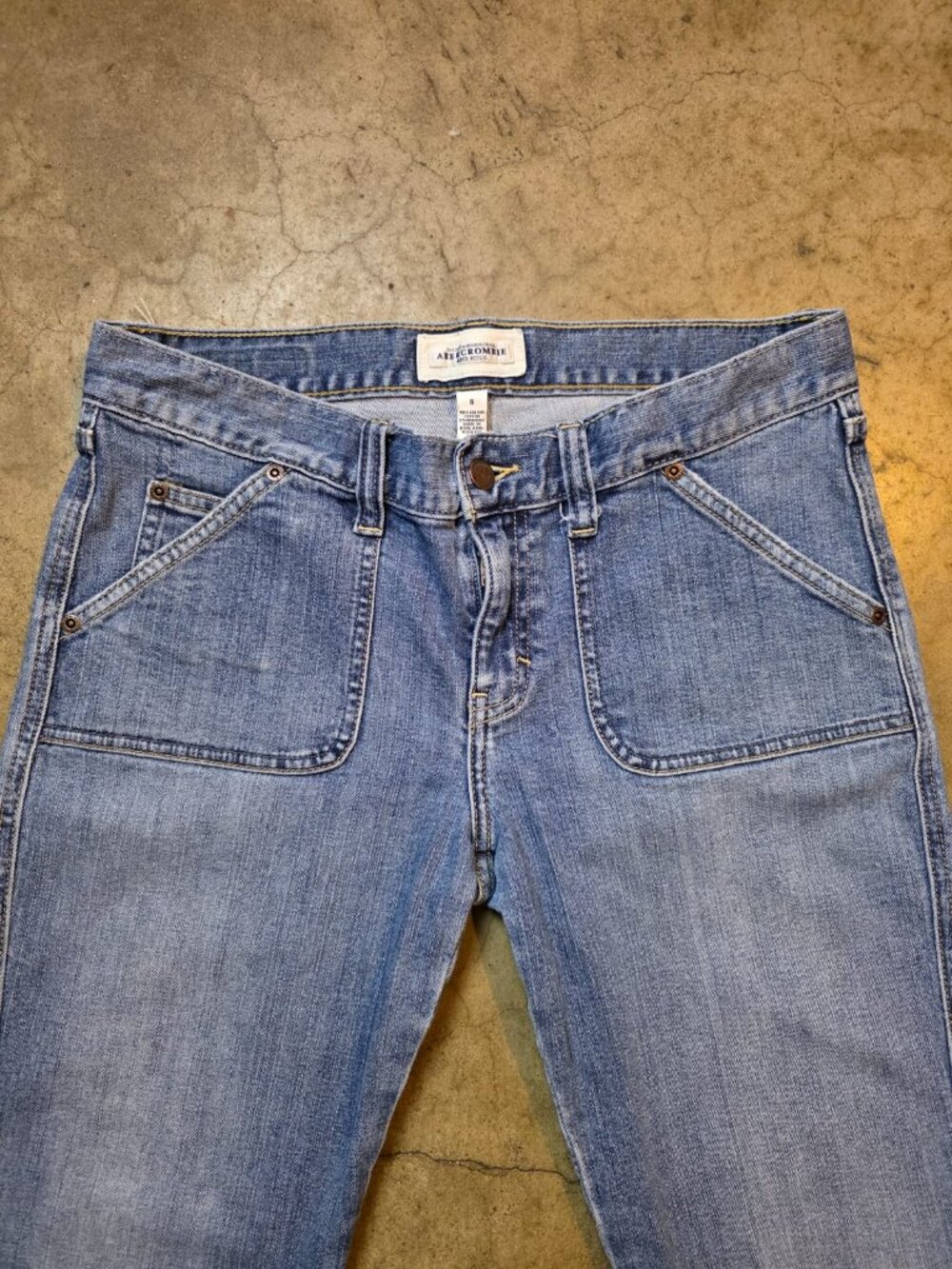 Abercrombie & Fitch Women’s Medium Wash Jeans Size 8/32